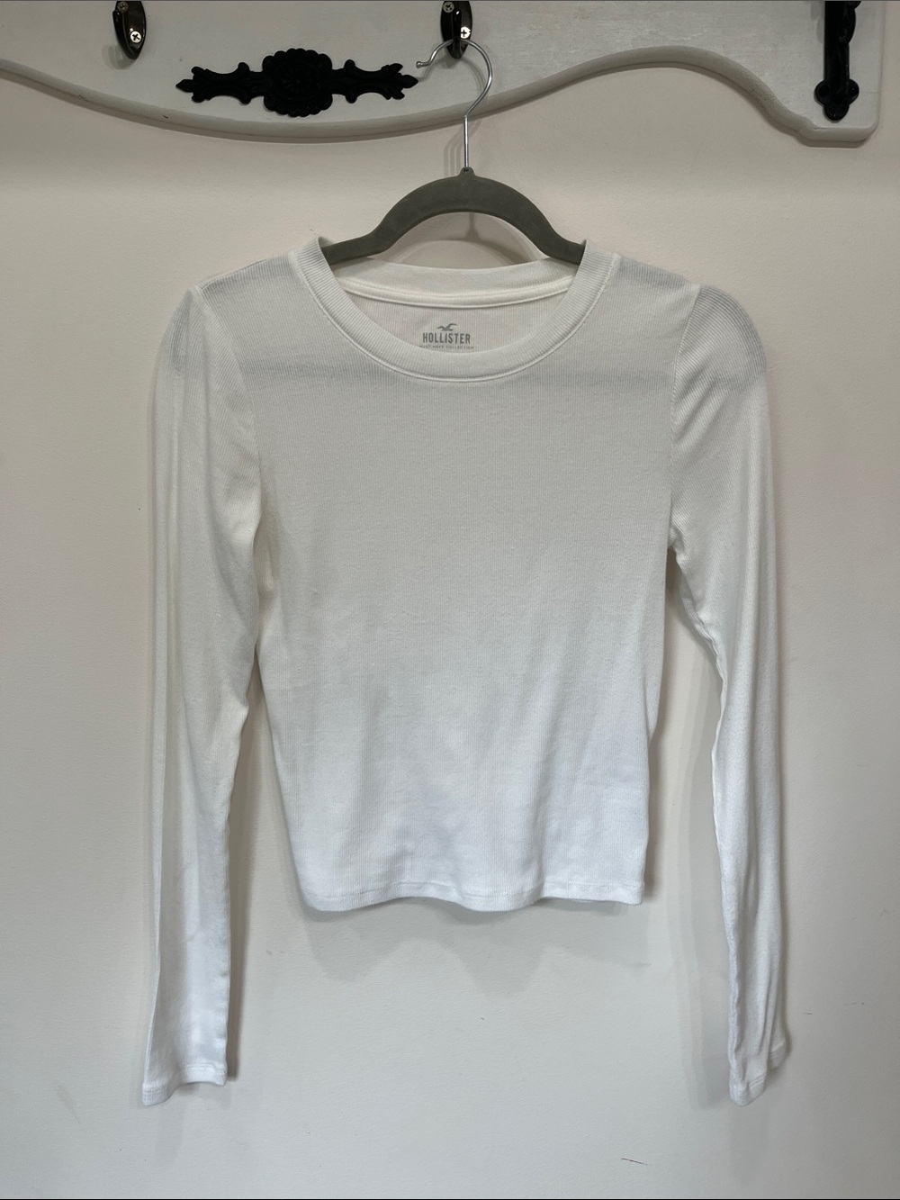 Hollister White Long-Sleeve Crewneck Baby Tee